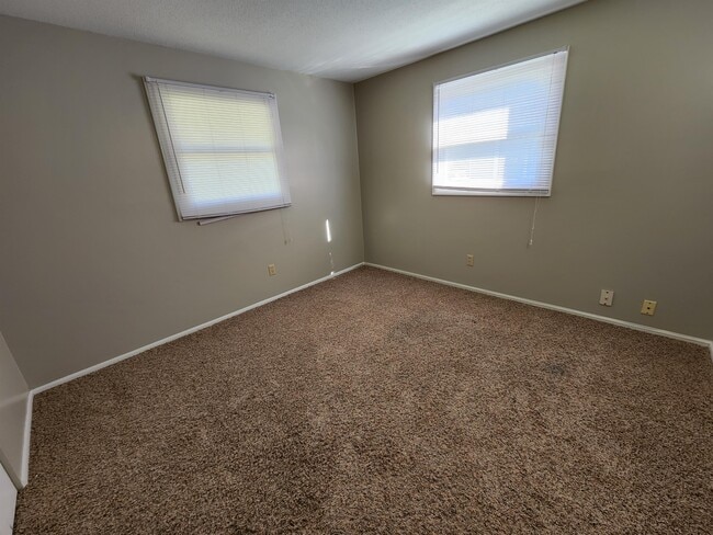 Building Photo - 7214 Karen Ct