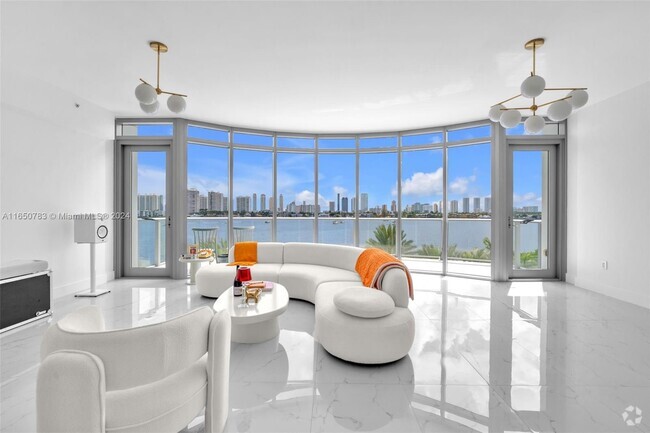 Building Photo - 17111 Biscayne Blvd