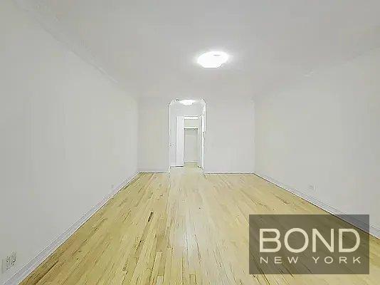 Building Photo - 241 E 46th St