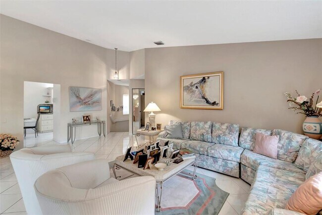 Foto del edificio - 5131 Europa Dr