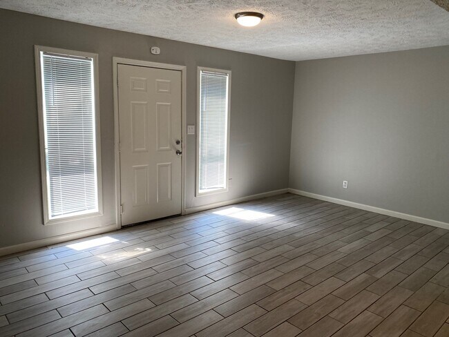 Foto del edificio - 884 Old Hickory Blvd
