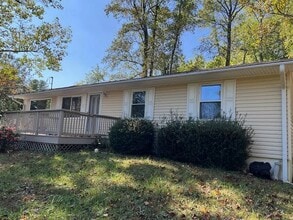Building Photo - 107 Robleigh Dr