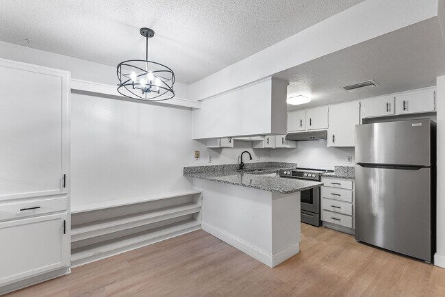 Foto del edificio - 555 62nd St S