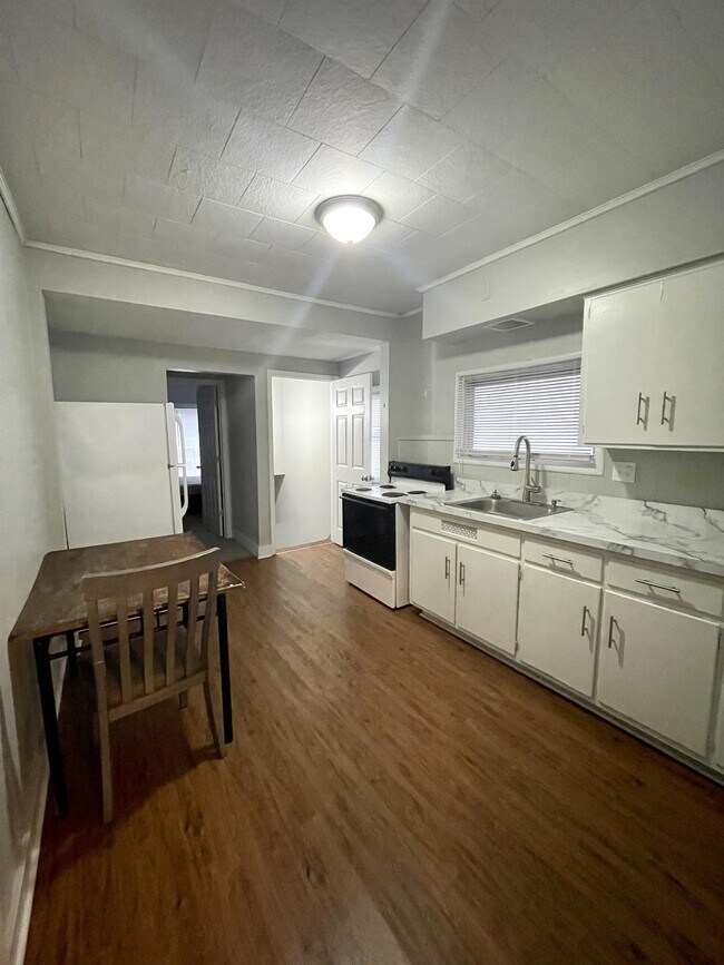 Foto del edificio - 24 Reynolds Ave