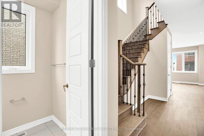 Photo du bâtiment - 42 Sun Hvn Ln