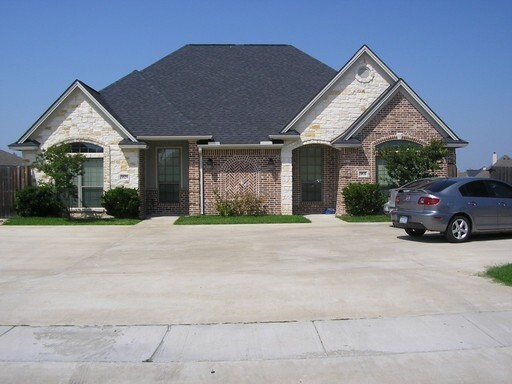 Primary Photo - College Station - 3 Bedroom / 3 Bath- Dupl...