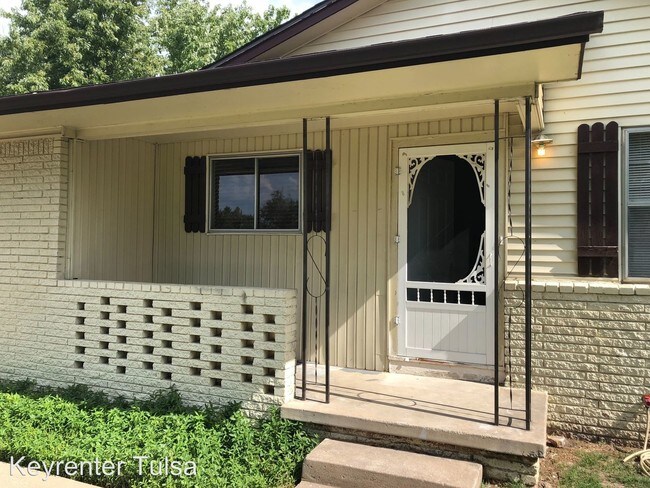 Building Photo - 3 br, 2 bath House - 10155 E. 22nd Pl.