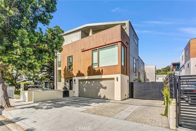 Foto del edificio - 1343 1/2 Seward Street Unit