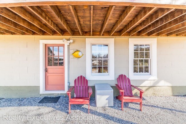 Building Photo - 2925 Louisville Boatdock Rd