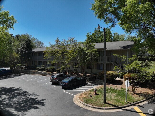 Exterior 3D - Glennwood Apartments