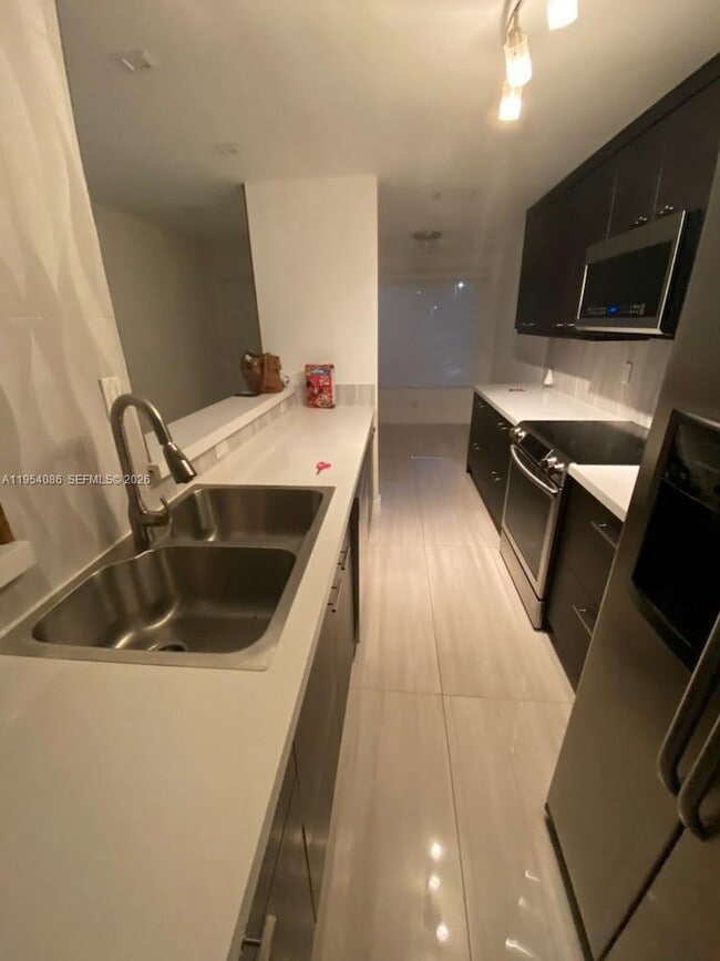 Foto del edificio - 8243 NW 8th Ct