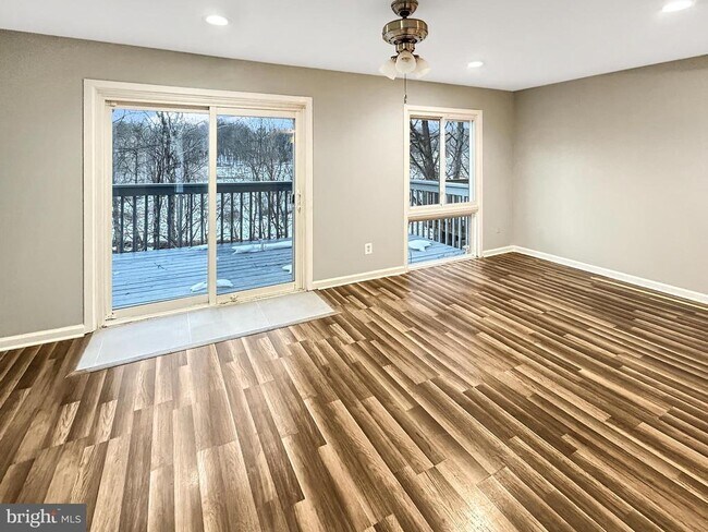 Foto del edificio - 19634 Club Lake Rd