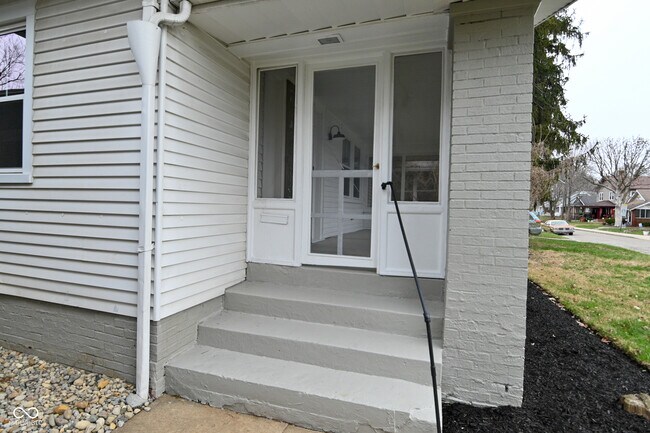 Foto del edificio - 3928 N Kenwood Ave