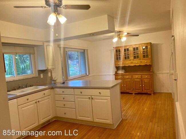 Foto del edificio - 3 br, 2.5 bath House - 5715 Southward Avenue