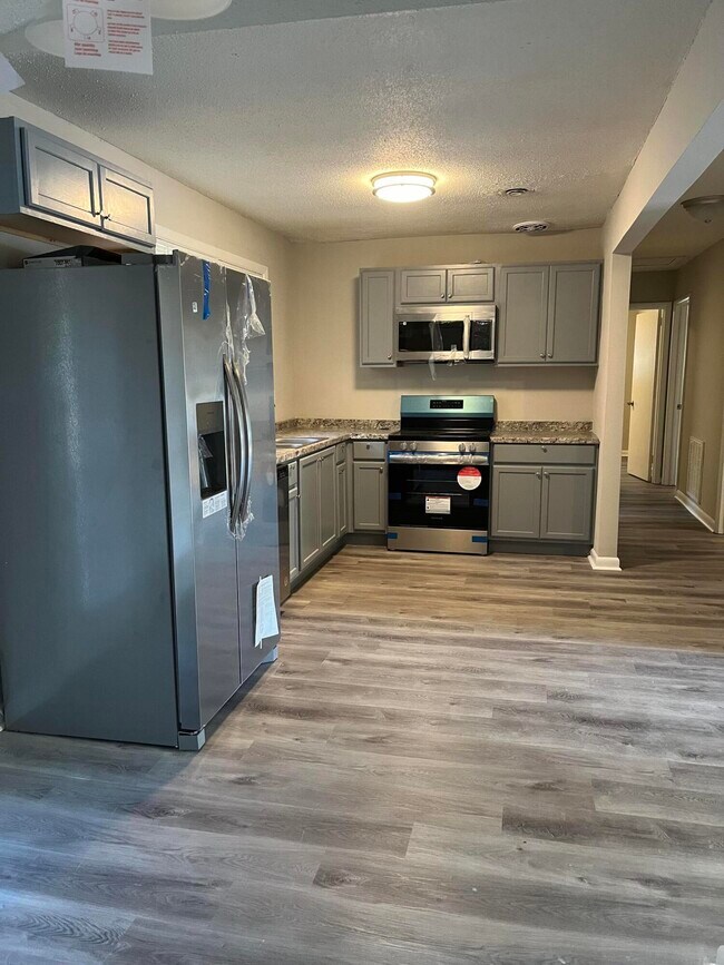 Foto del edificio - 1411 Ridgewood Dr