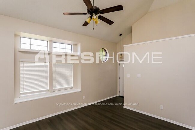Building Photo - HOME FOR RENT!!