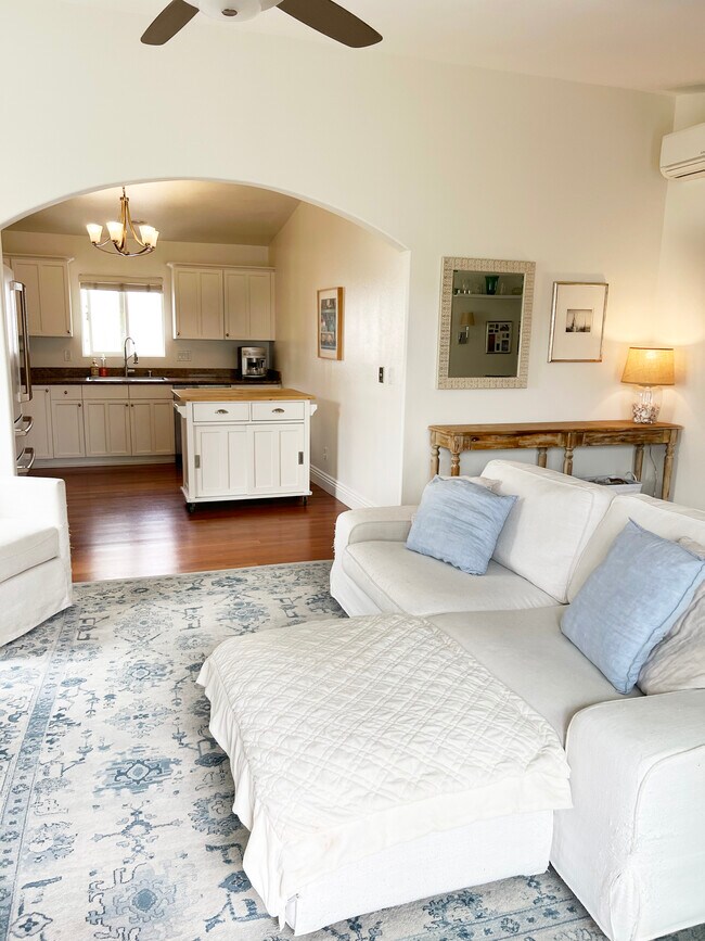 Living/Dining open concept - 7531 Herschel Ave