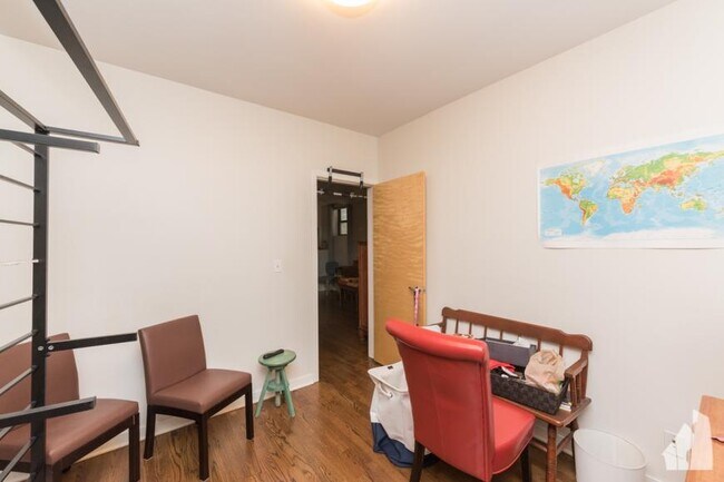 Foto del edificio - 3 bedroom in Chicago IL 60622