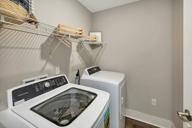 Building Photo - Pointe Villas Brunswick