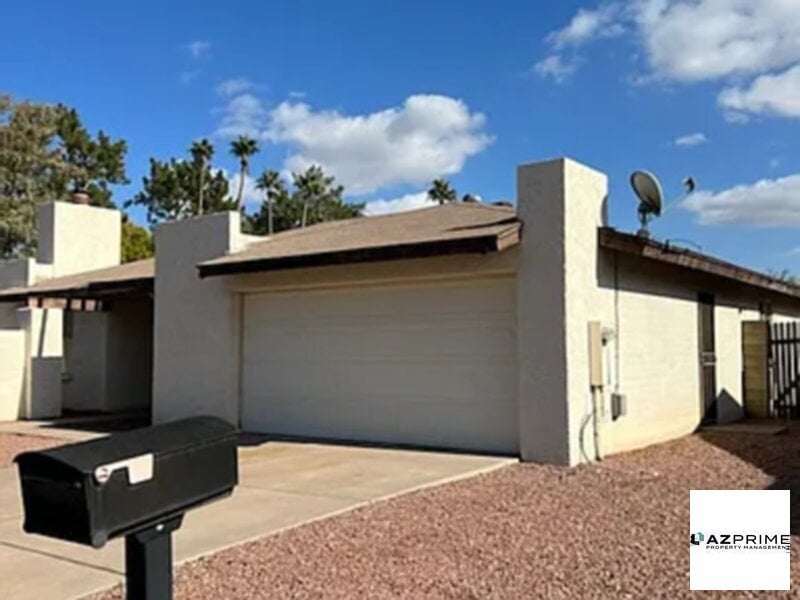 Building Photo - Charming 3-Bedroom, 3-Bathroom Single-Stor...