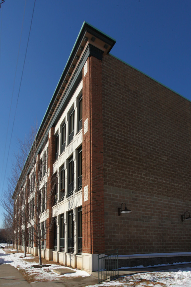 Building Photo - Fifth Street Terraces