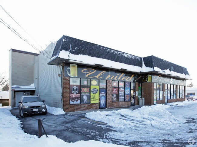 Building Photo - 120 S Larkin Ave