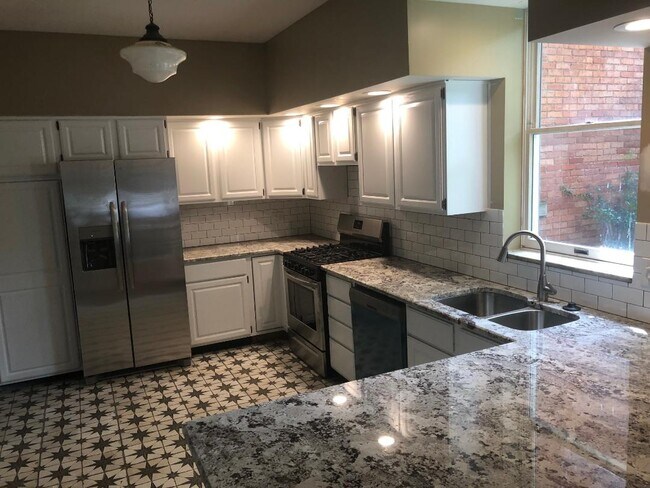 kitchen - 5 Greenwood St