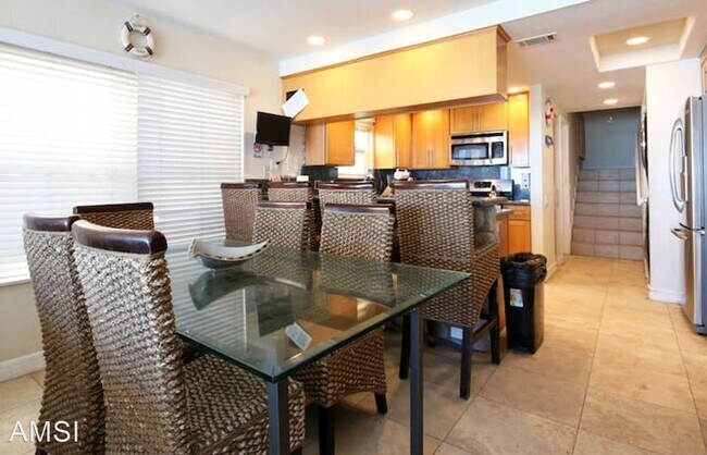 Foto del edificio - 4 br, 3 bath House - 3237 Ocean Front Walk