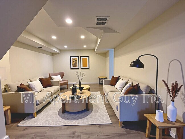 Photo du bâtiment - 323 Queenston Rd