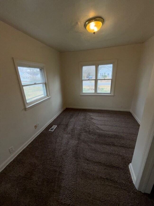 Foto del edificio - 1813 Jeanette Ave