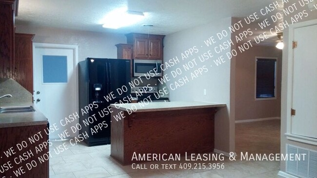 Building Photo - 2807 West Boston-