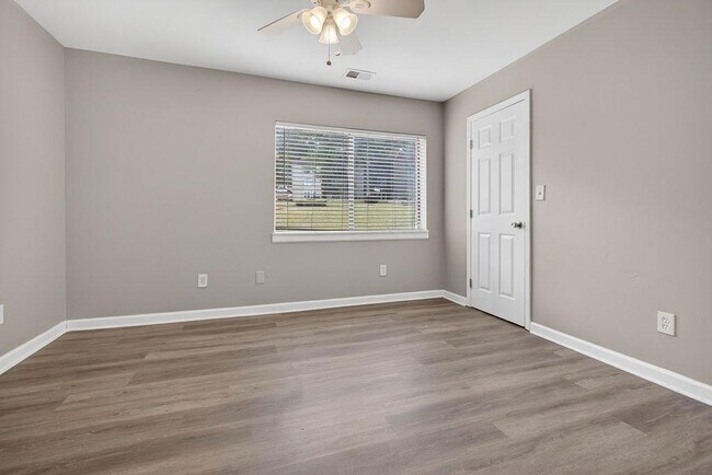 Foto del edificio - 3575 Oakvale Rd