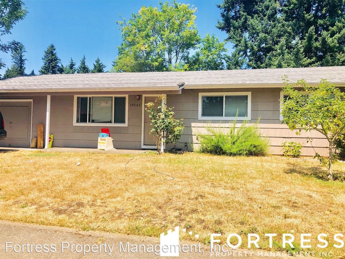 Primary Photo - 3 br, 1 bath House - 18949 NE Everett Ct.