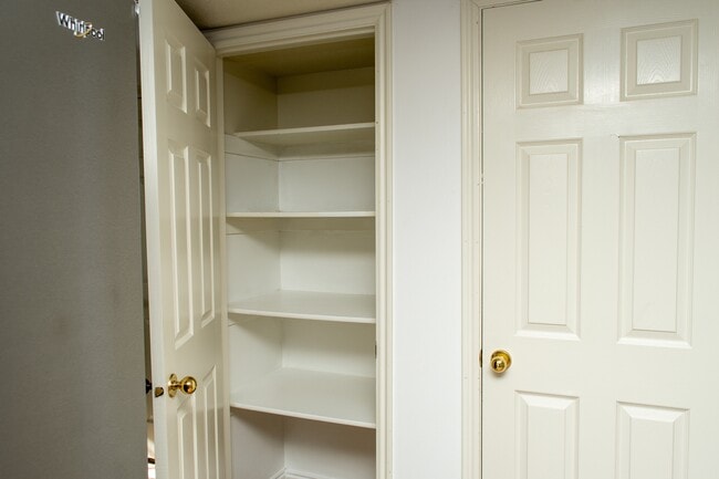 Foto del edificio - 73 Hampton Pl