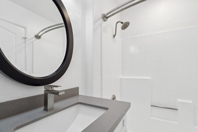 Interior Photo - 114 North Doheny Drive