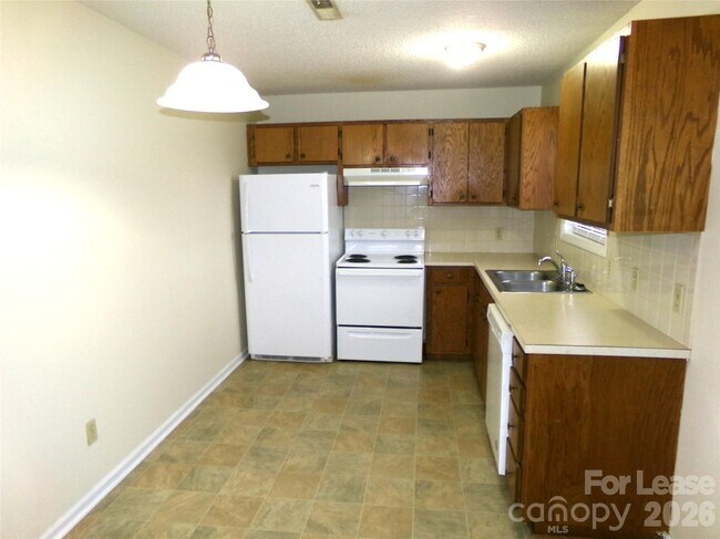 Foto del edificio - 100 Fairway St