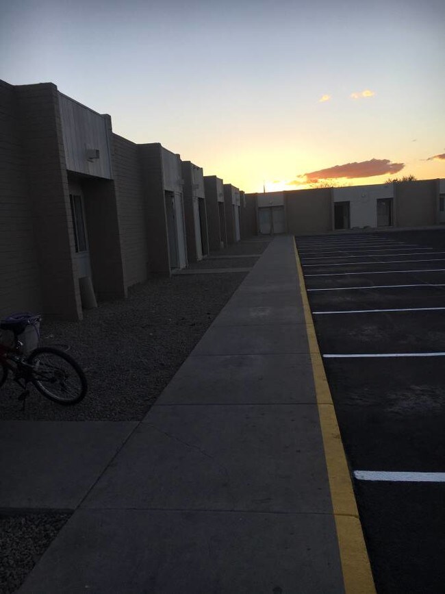 Foto del edificio - West Hill Apartments