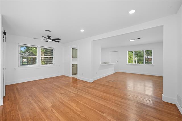 Foto del edificio - 2251 Hartline Dr
