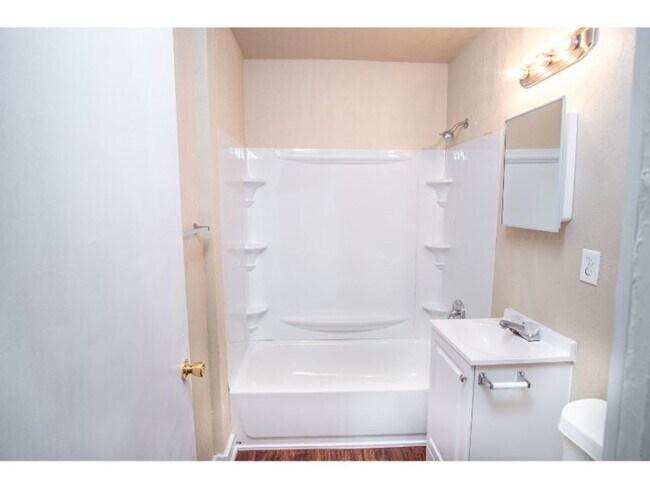 Foto del edificio - Great Amazing Home So Close to Downtown