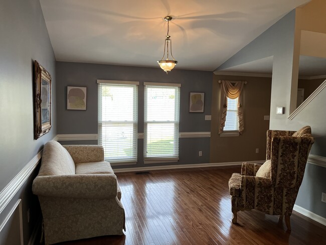 living room - 5316 Cumberland Plain Dr