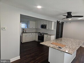 Building Photo - 414 Delaware Ave