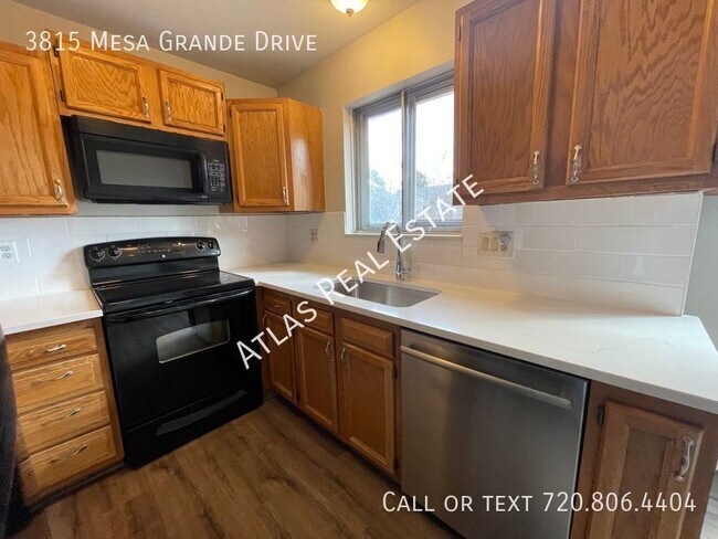 Foto del edificio - Coming Soon! Beautiful 4 Bedroom 2 Bath bi...