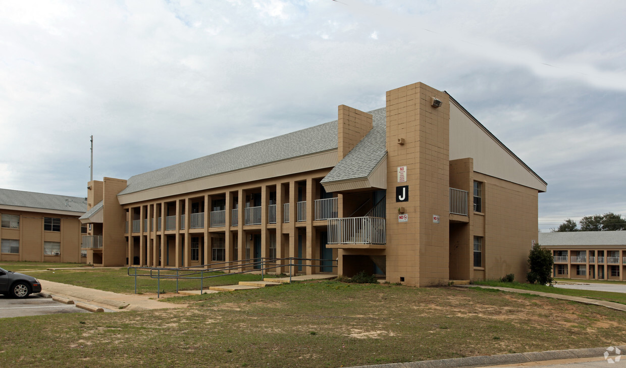 Foto del edificio - Pensacola Village Apartments