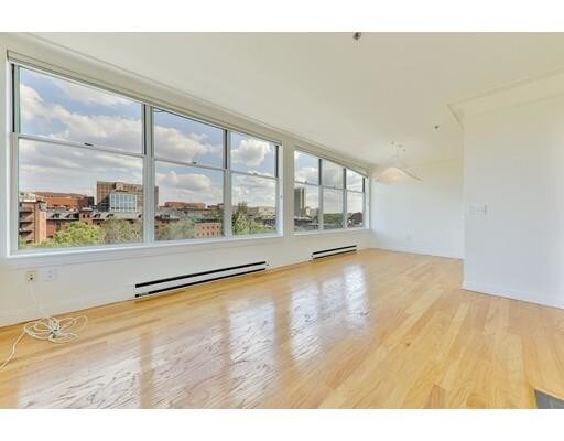 Foto del edificio - 1597 Washington St