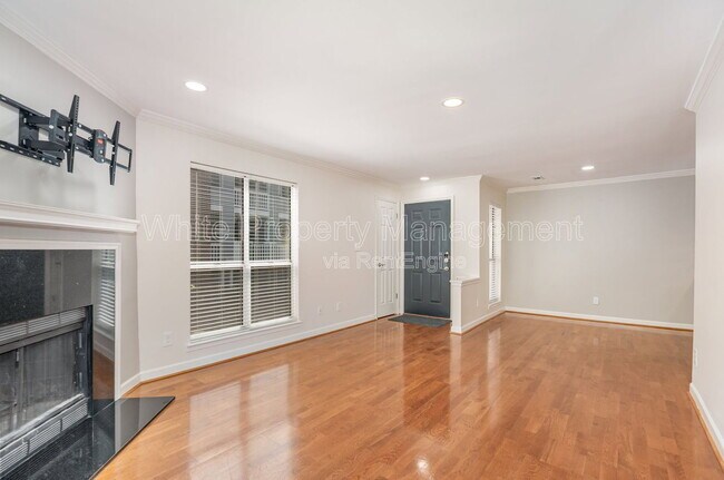 Building Photo - 2516 Cranbrook Ln
