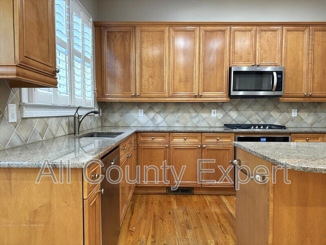 Building Photo - 3006 Riverstone Tr