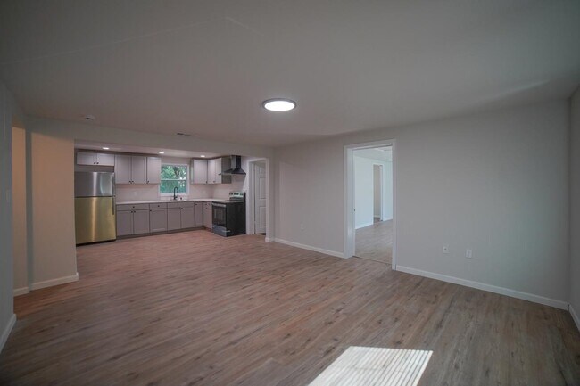 Foto del edificio - 5057 Tillie Ln