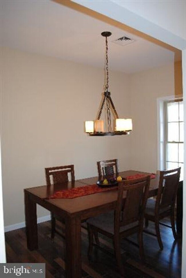 Foto del edificio - BEAUTIFUL TOWNHOUSE, GREAT LOCATION
