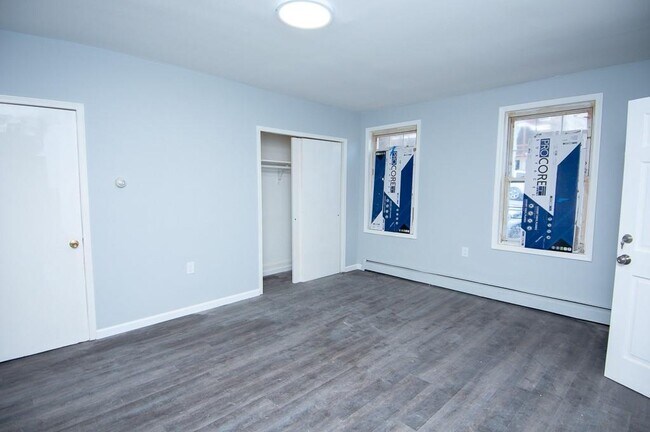Building Photo - 308 Broad St