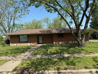 Building Photo - 1412 Hillcrest